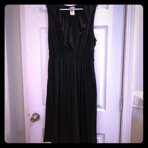 Black empire waist V neck dress. Size 1X. GUC